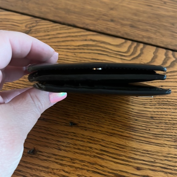 Authentic GUCCI Black Smooth Leather Silver G Logo Men’s Bifold Wallet (Unisex) - Picture 12 of 14